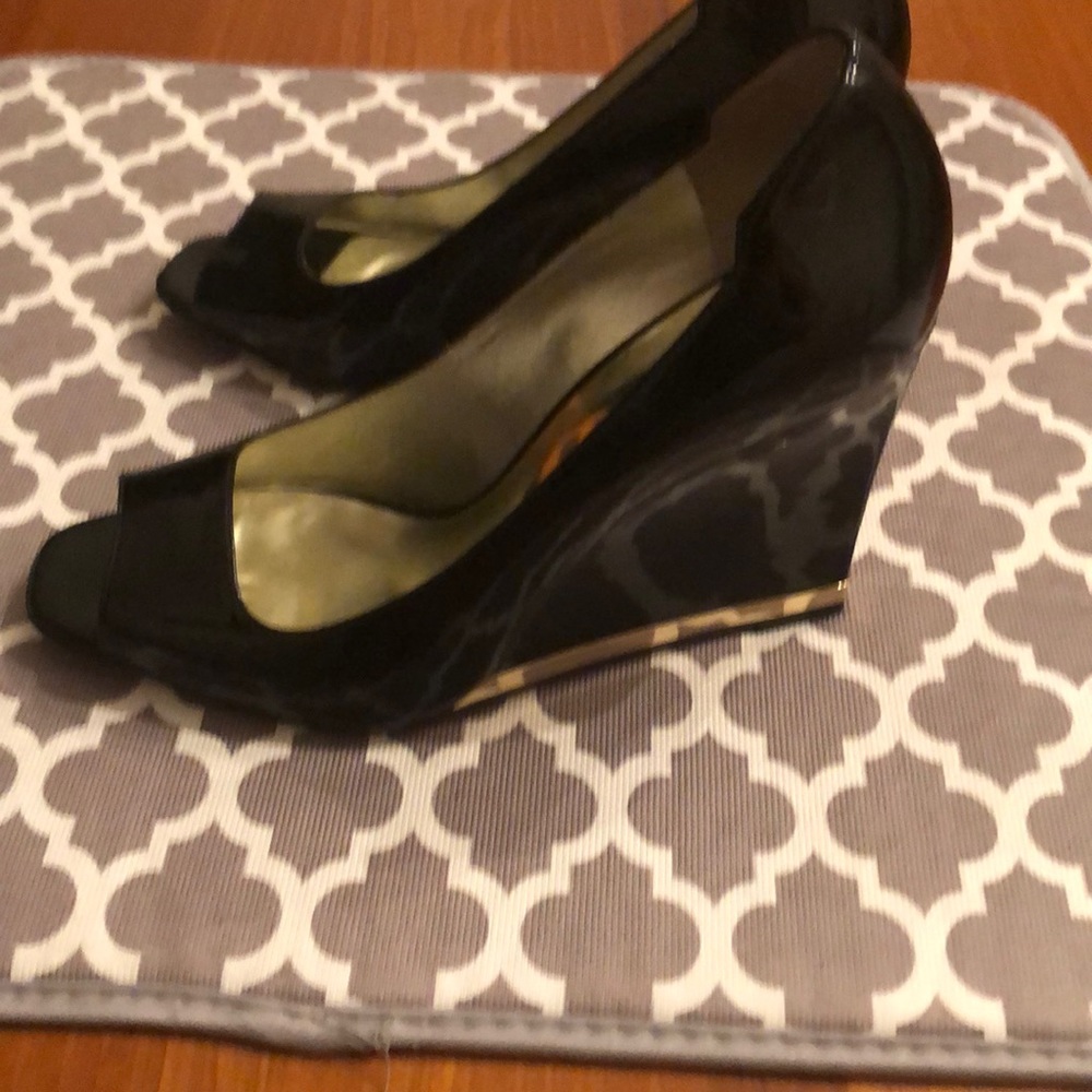 guess black wedge trainers